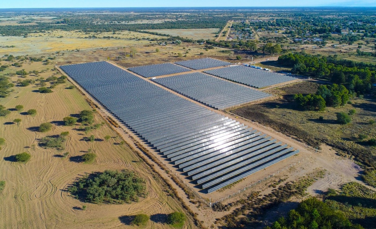 Convocan al sector privado a generar energía solar en 13 localidades