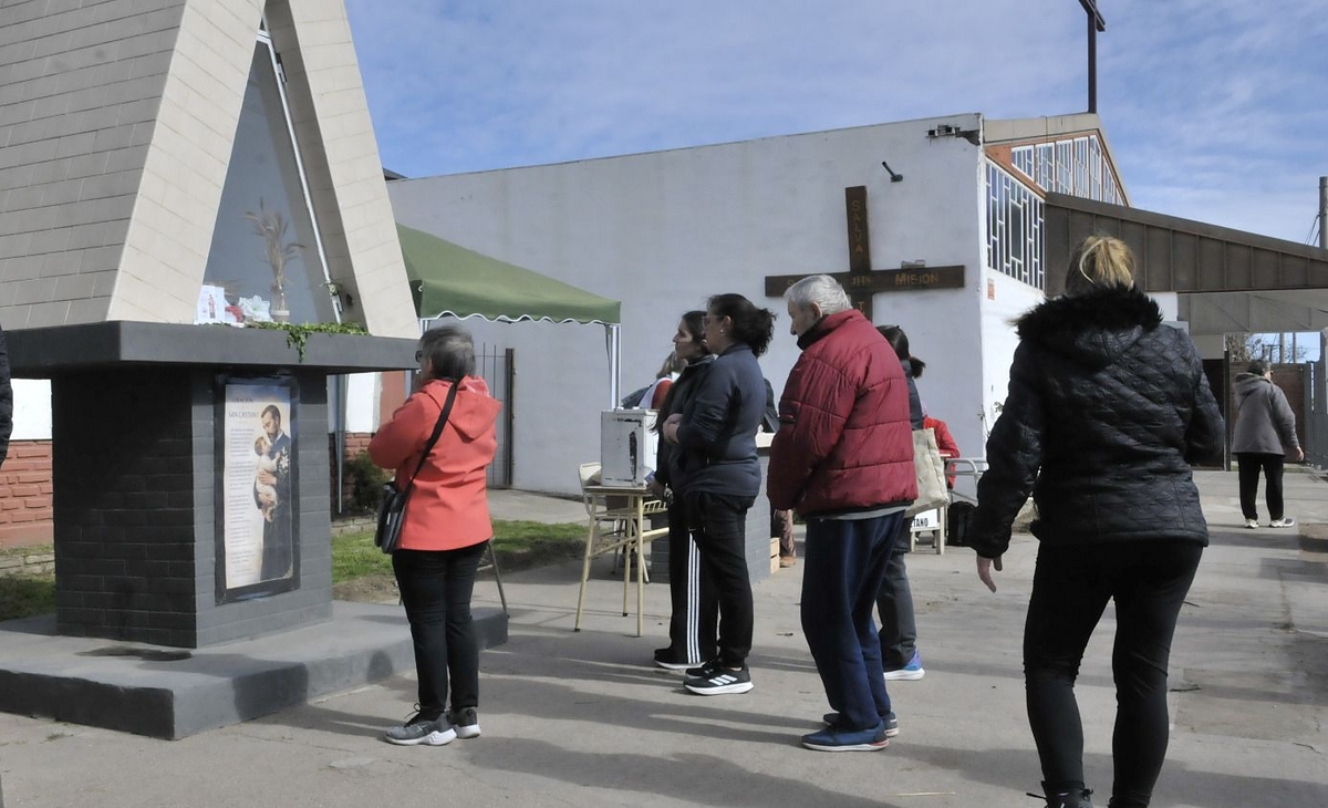 La devoción y la lucha: un clamor por trabajo en San Cayetano