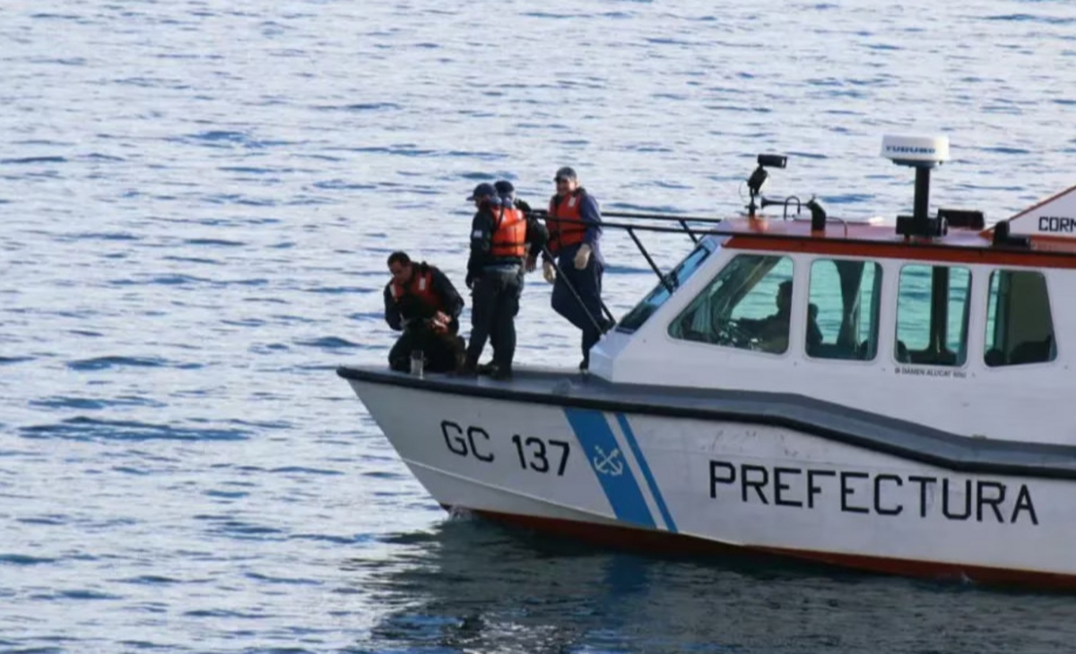 Despistó un auto y cayó al lago Nahuel Huapi: murió una niña de 3 años