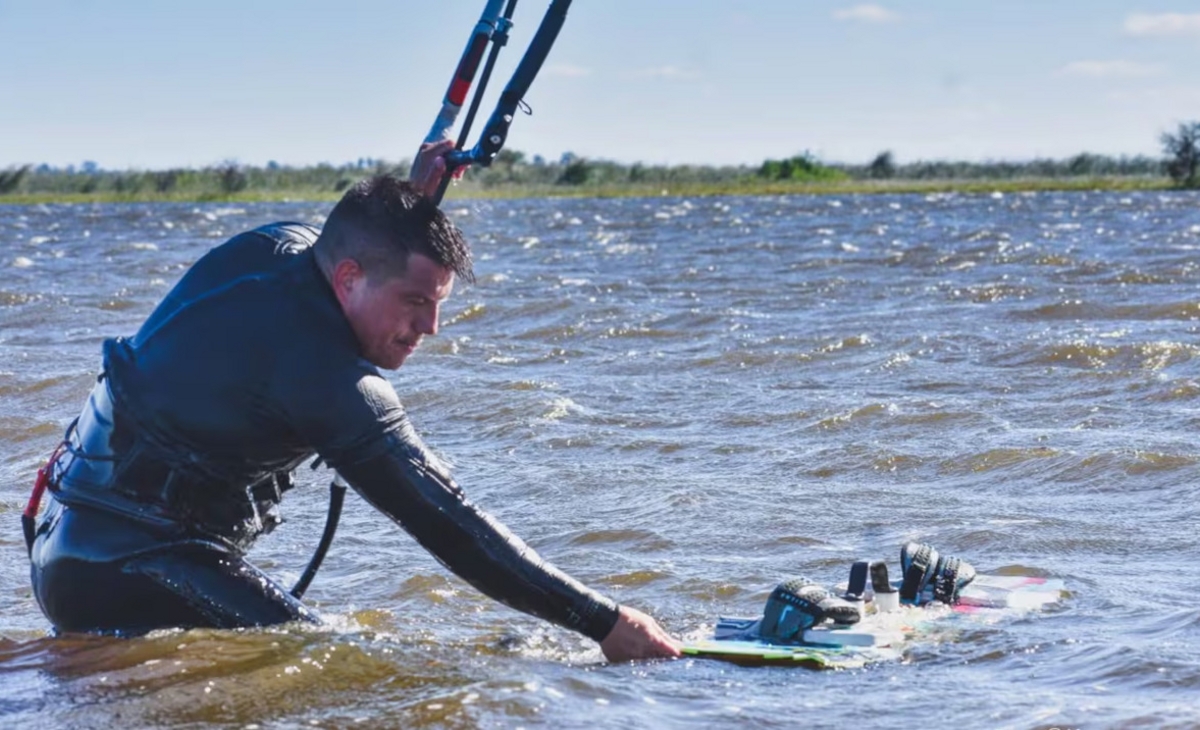 Murió un instructor de kitesurf y su novia grabó el accidente