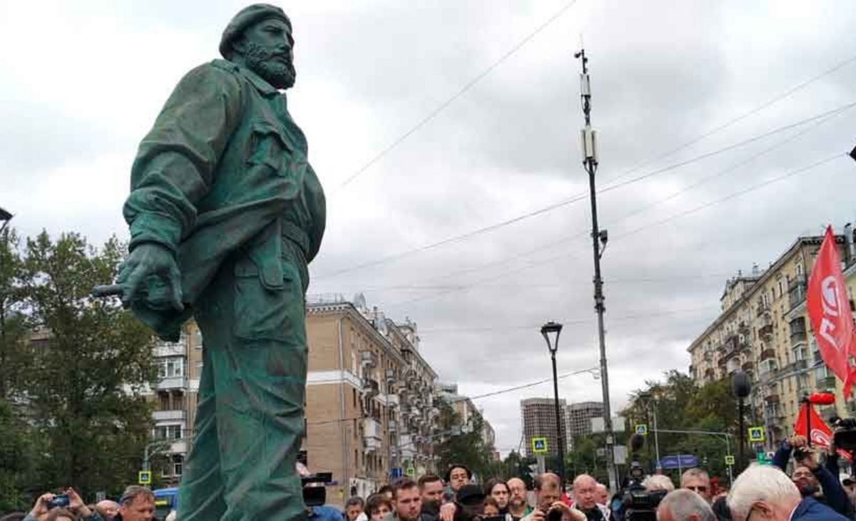Homenaje a Fidel Castro a 100 años de su nacimiento: “Nos convirtió en un pueblo educado"