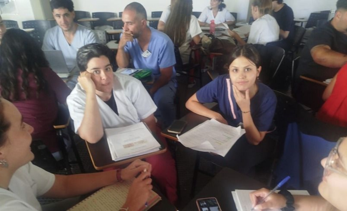 La carrera de Medicina avanza con formación clínica y prácticas en territorio
