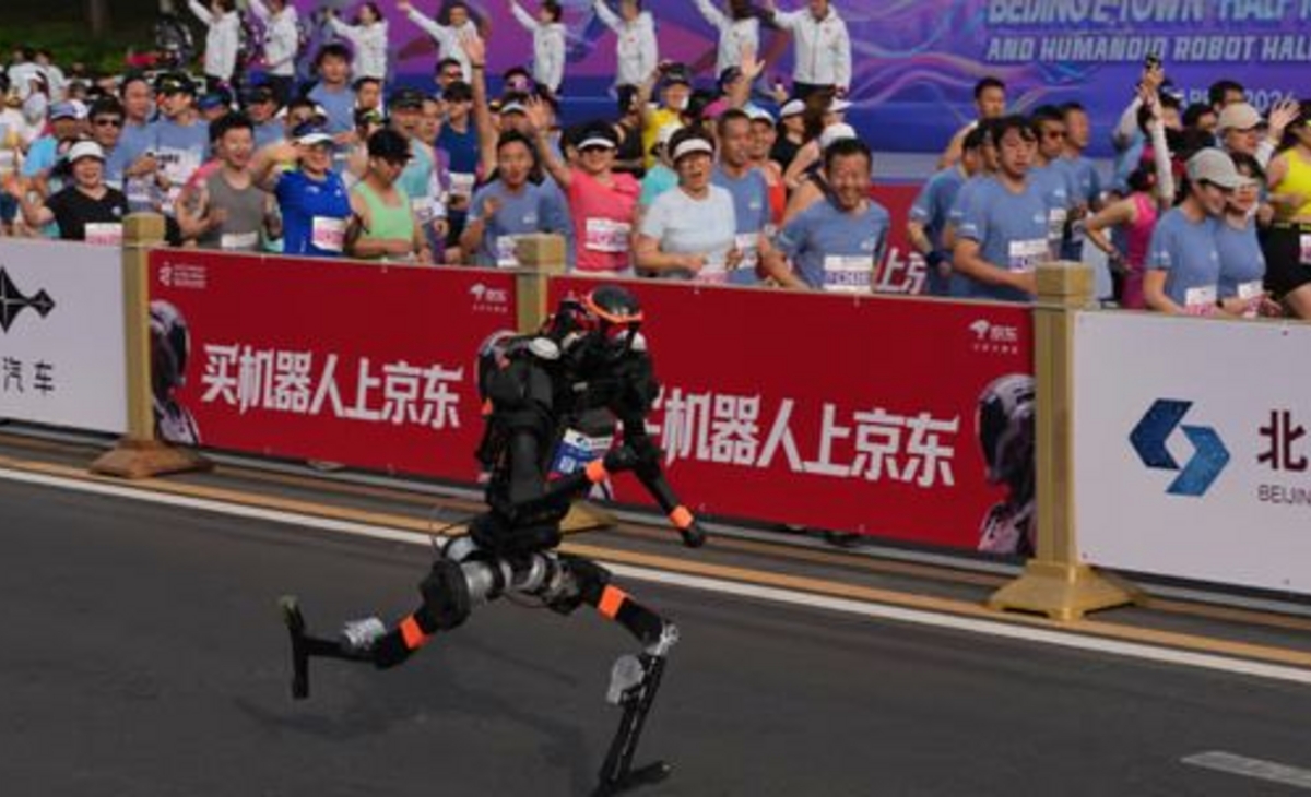 Un robot chino batió el récord mundial de los 100 metros en apenas 9,32 segundos