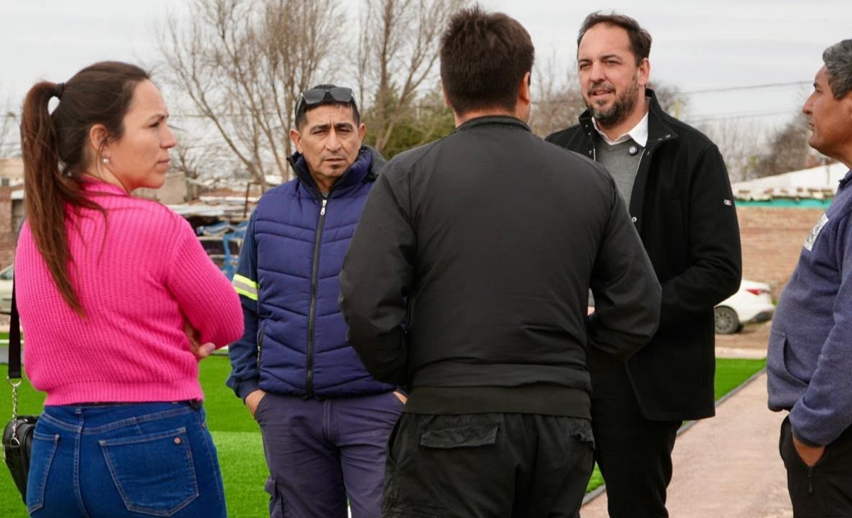 Di Nápoli se reunió con vecinos para organizar la inauguración de las obras de Villa Parque