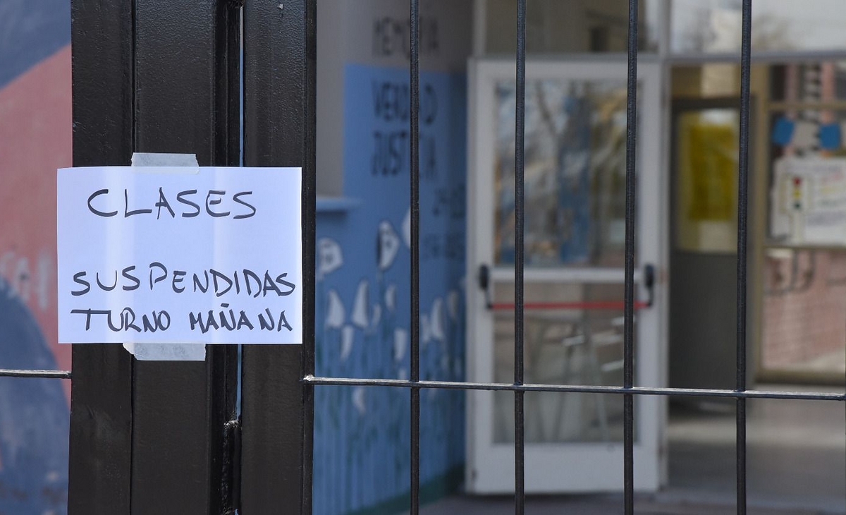 Robo y destrozos en un colegio de Santa Rosa que tuvo que suspender las clases