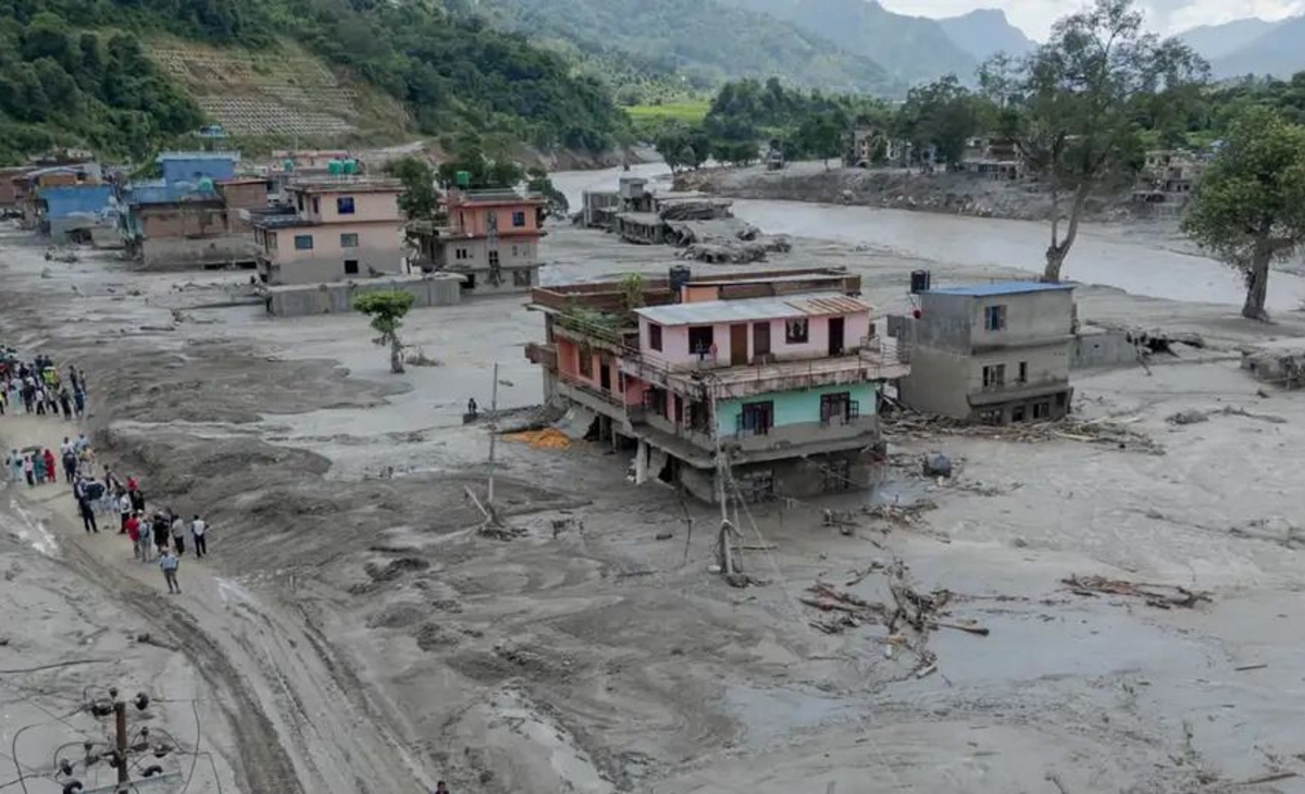 Ascienden a 676 los muertos por la riada en la frontera entre Nepal y China