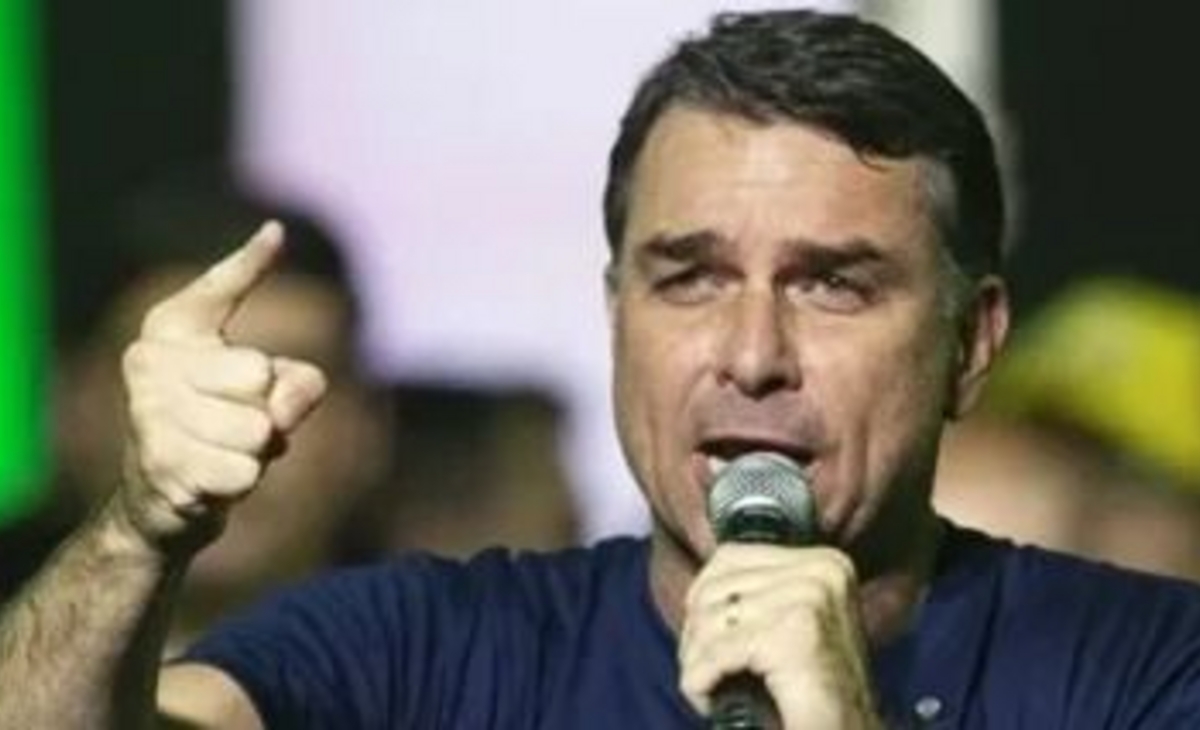 Coalición de Lula pide al TSE impugnar la candidatura de Flávio Bolsonaro