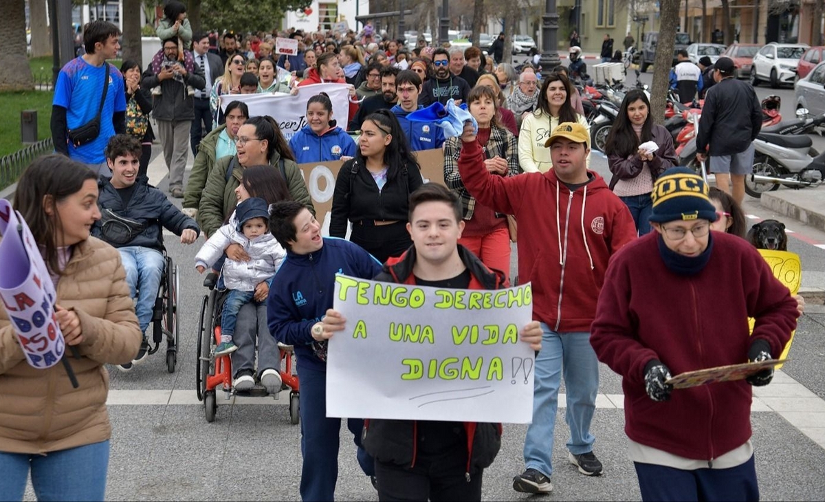 Desolación por la suspensión de ayuda a personas con discapacidad en La Pampa