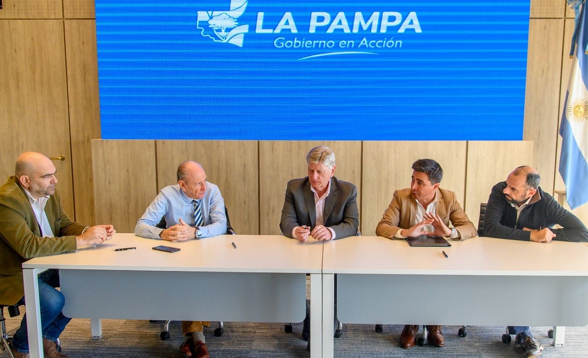 Ziliotto firmó el contrato para la ampliación de Salud Mental del Favaloro-Molas