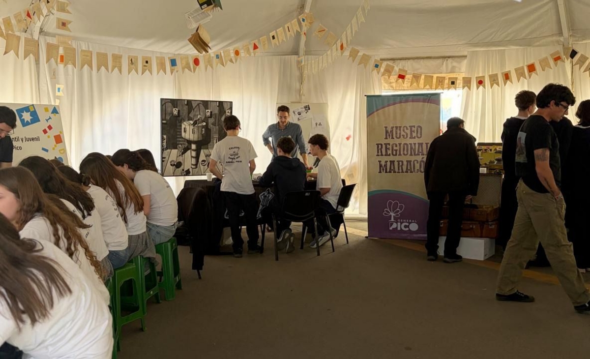 Cientos de niños recorrieron una nueva edición de la Feria del Libro Infantil y Juvenil