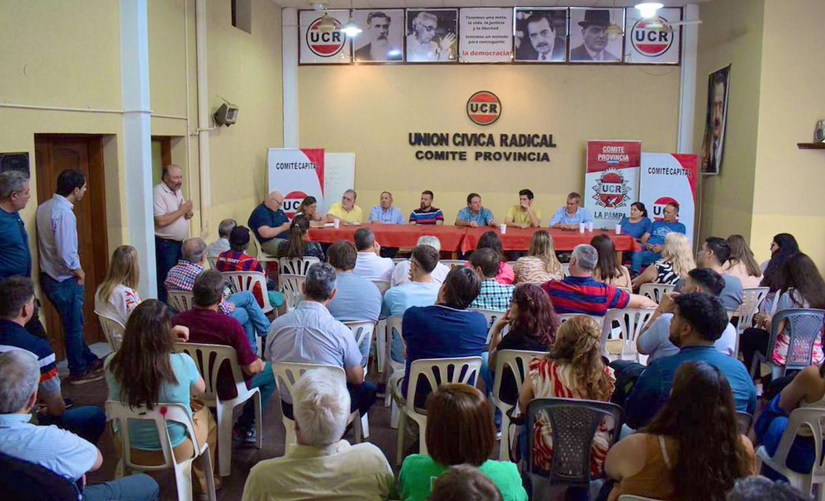 La UCR define hoy su política de alianzas