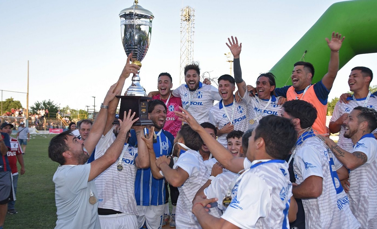 Debuta el campeón Alvear FBC