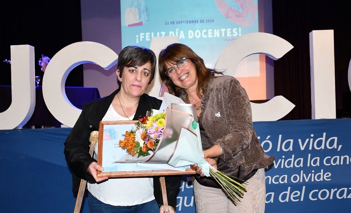 Educación rindió homenaje a la trayectoria y el compromiso de docentes