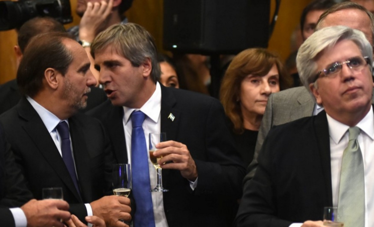 Denuncian maniobra de los Caputo para llevarse casi USD 140 millones