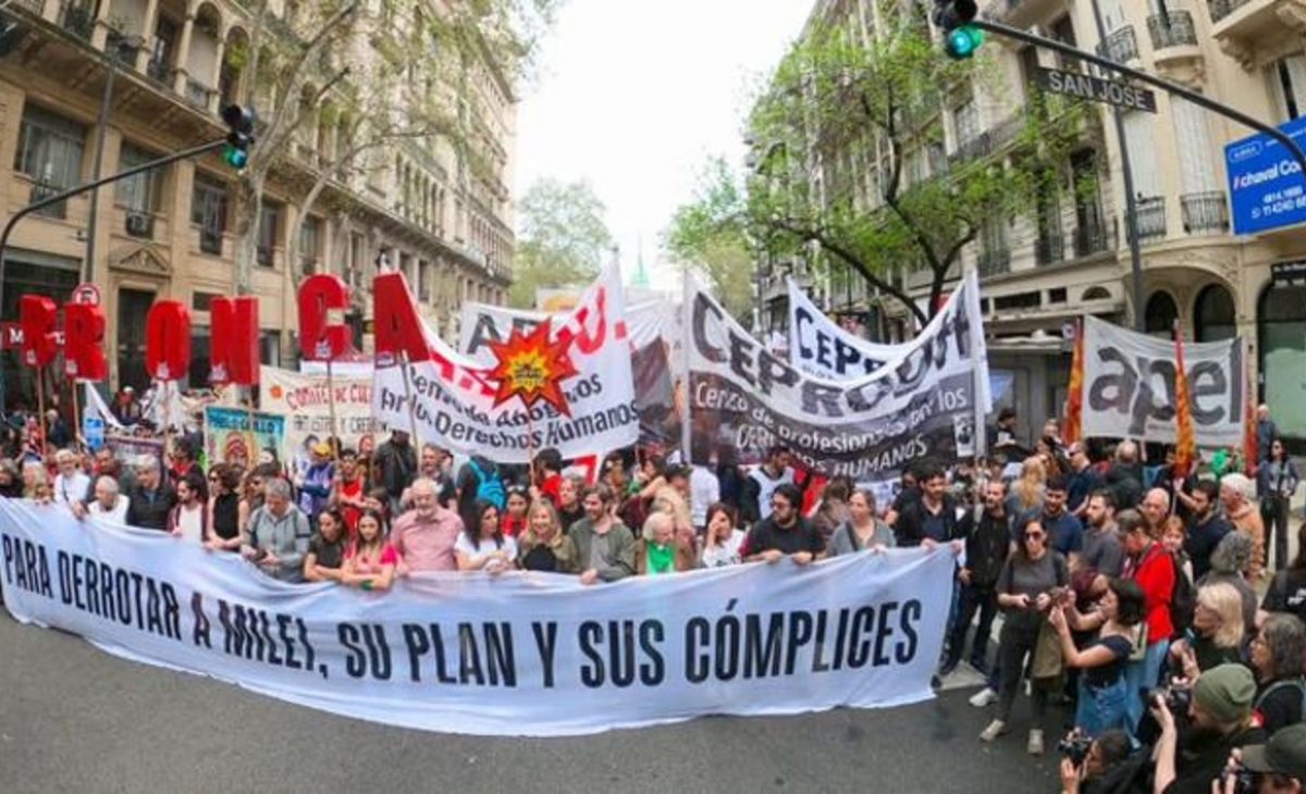 Marcha de la Bronca: comenzó la movilización contra el gobierno de Milei