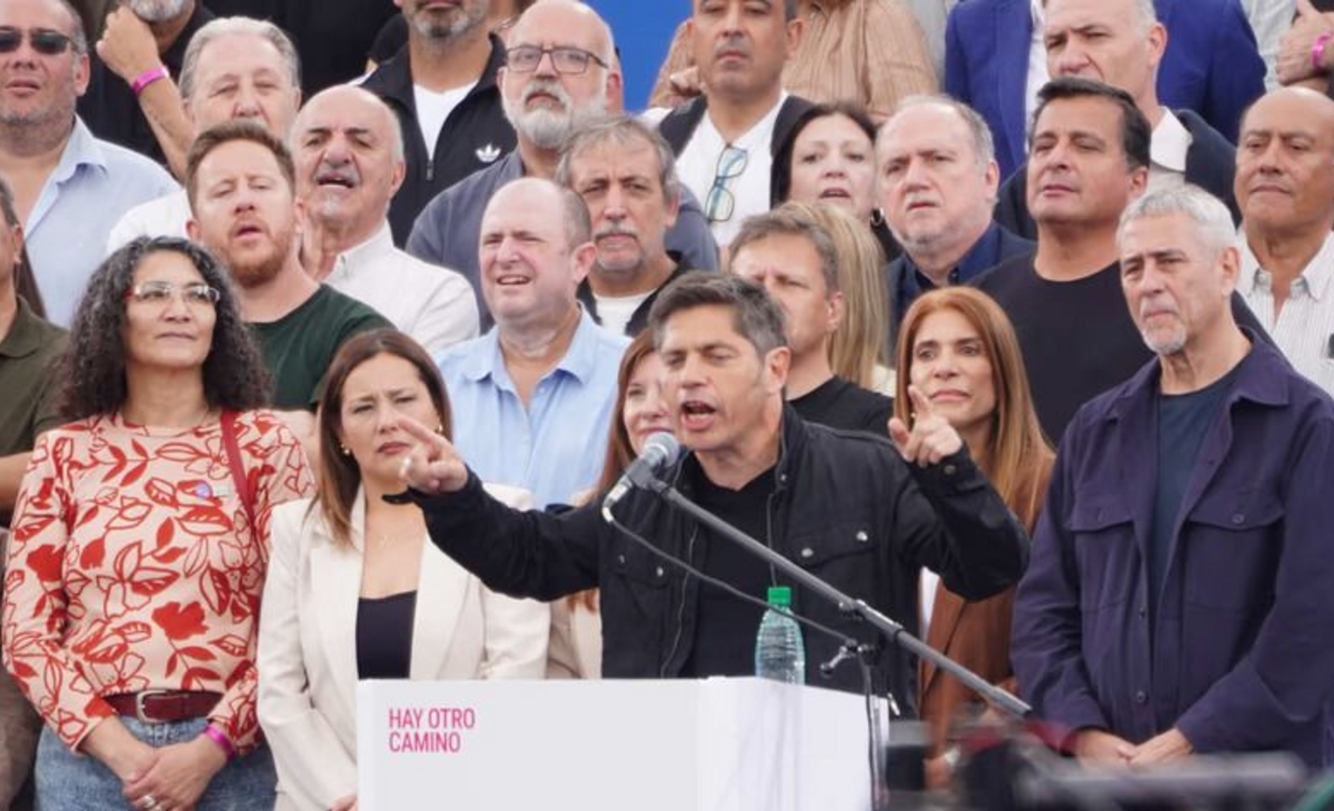 Kicillof: “Vengo a invitarlos a empezar una historia nueva, distinta y mejor”