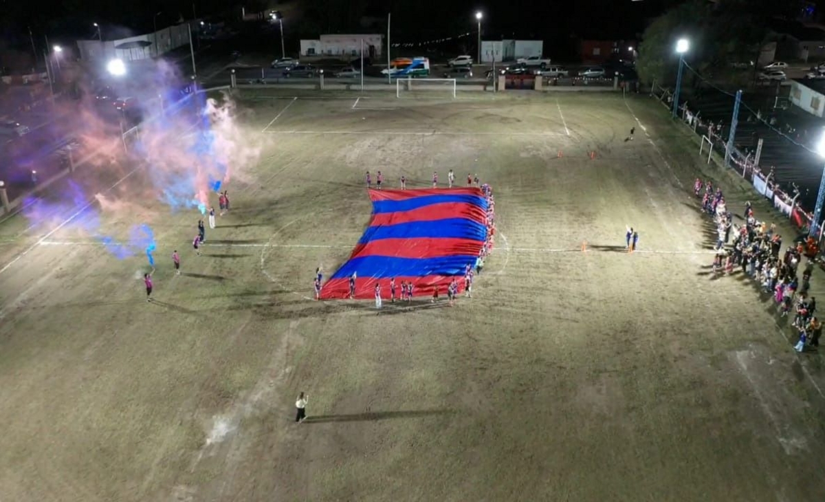 Juventud Unida festejó sus 67 años con una histórica renovación de su iluminación