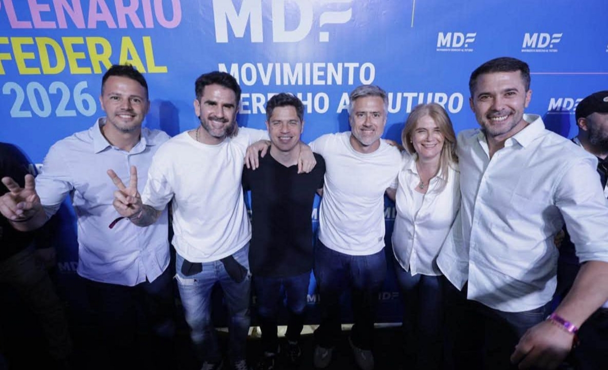 Espartaco Marín y Romina Montes de Oca estuvieron en el acto de lanzamiento de Kicillof