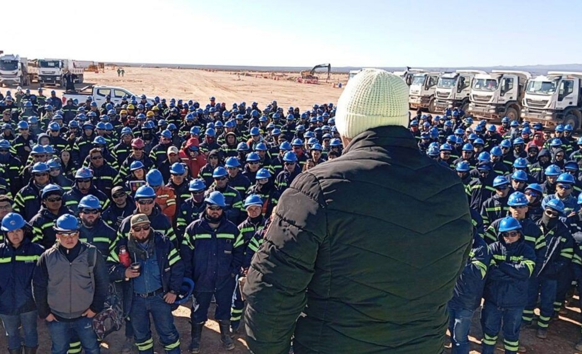 Paro en Techint: más de 500 trabajadores paralizan obra en Tecpetrol por salarios