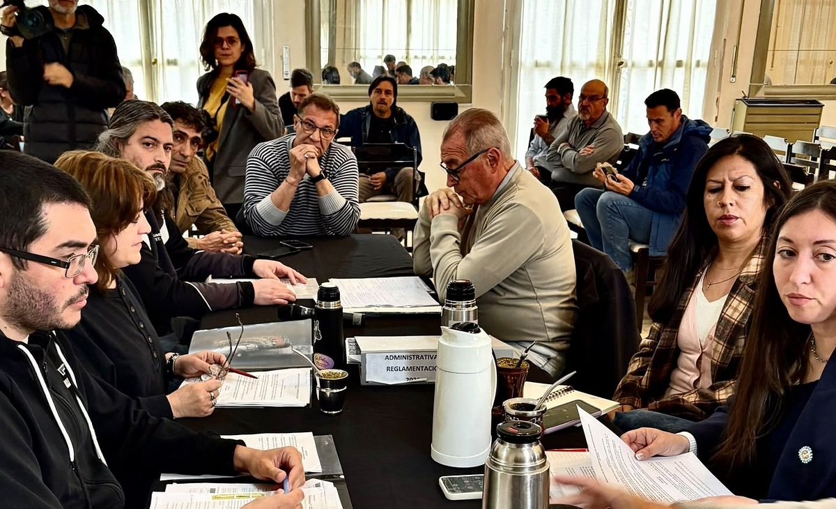 Taxis: buscan extender a 10 años la antigüedad para los vehículos