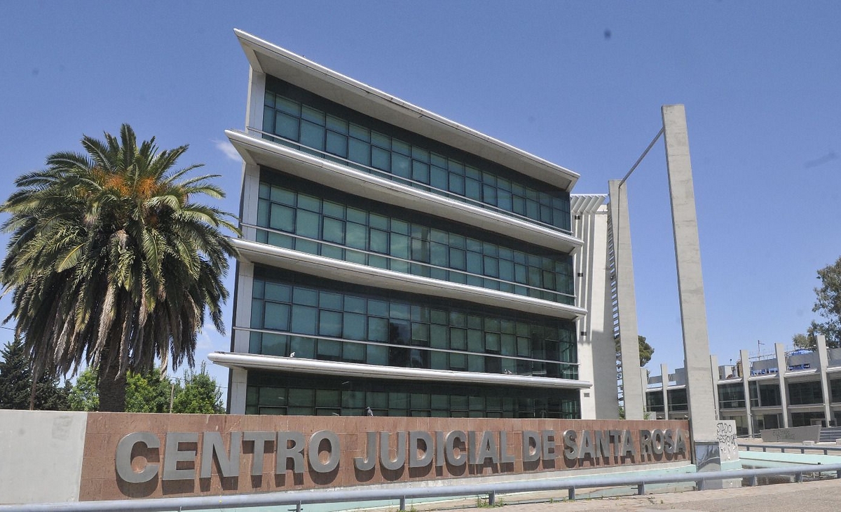 Multaron a una concesionaria porque repararon mal un auto