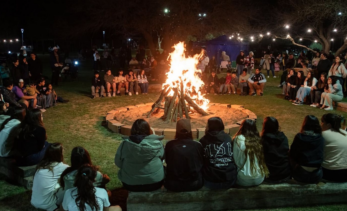 Lonquimay: música, juegos y diversión en la Fiesta de los Estudiantes