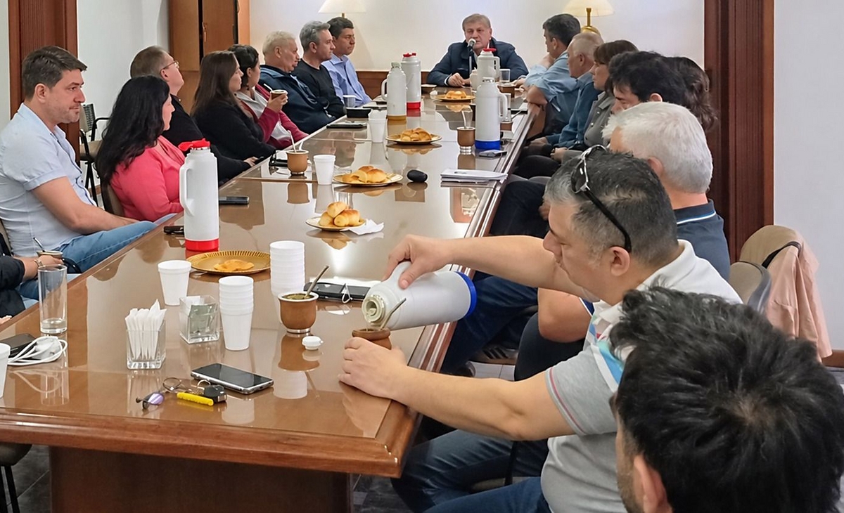 Un acto de unidad del PJ con peligro de ruptura