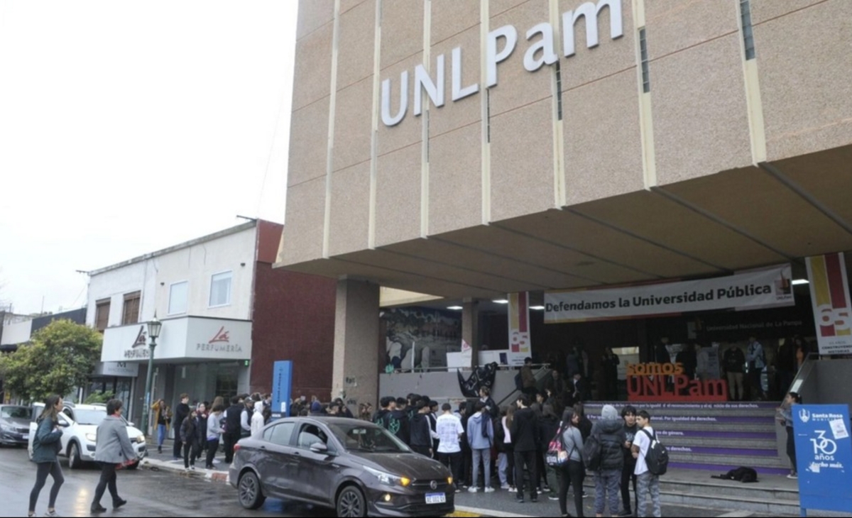 Comenzó el paro de los docentes de las universidades nacionales
