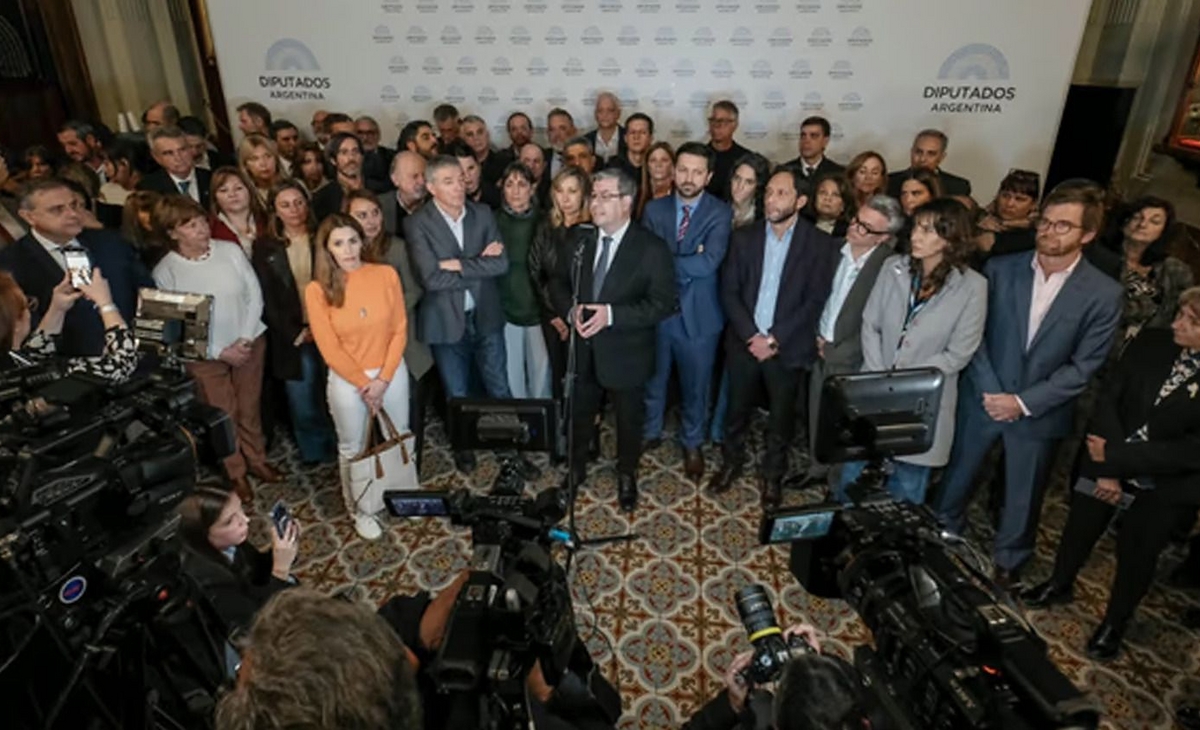 Diputados llamó a sesión para voltear el DNU 70/2023