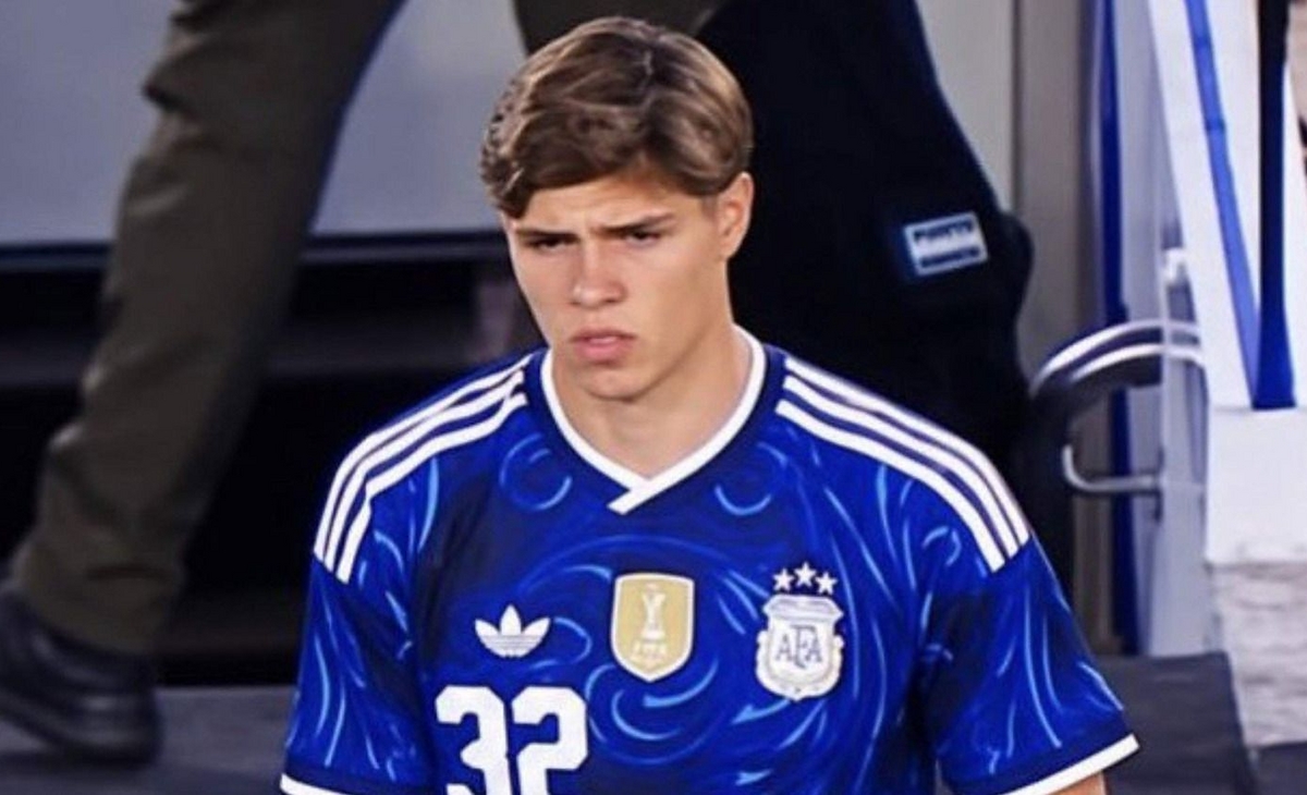 La Selección se floreó con el debut del pampeano Palacios | La Arena - Noticias de La Pampa y el país
