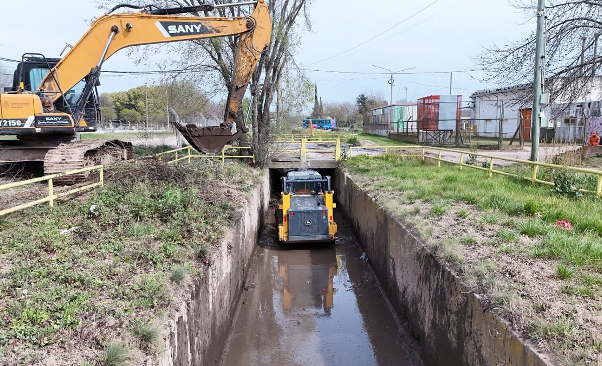 “El Niño”: el municipio limpió más de 9.000 metros de canales pluviales