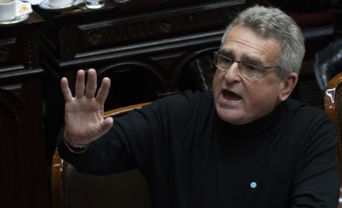 Rossi fustigó el plan del Gobierno: “Habilitan la venta de la ciudadanía argentina”