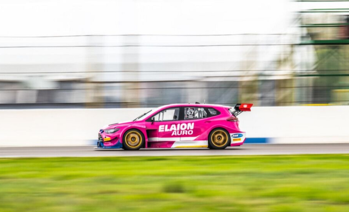 Vivian ganó la carrera del TC2000 en el autódromo de Toay
