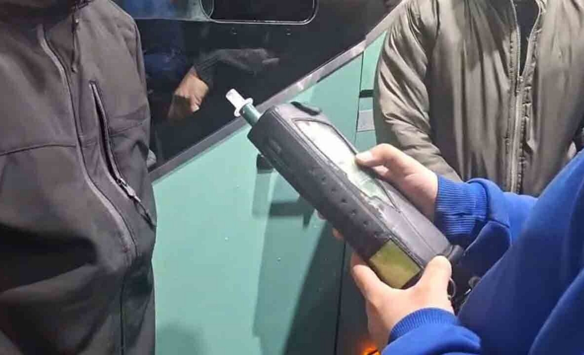 Chofer debía llevar a egresados y no pasó el test de alcoholemia