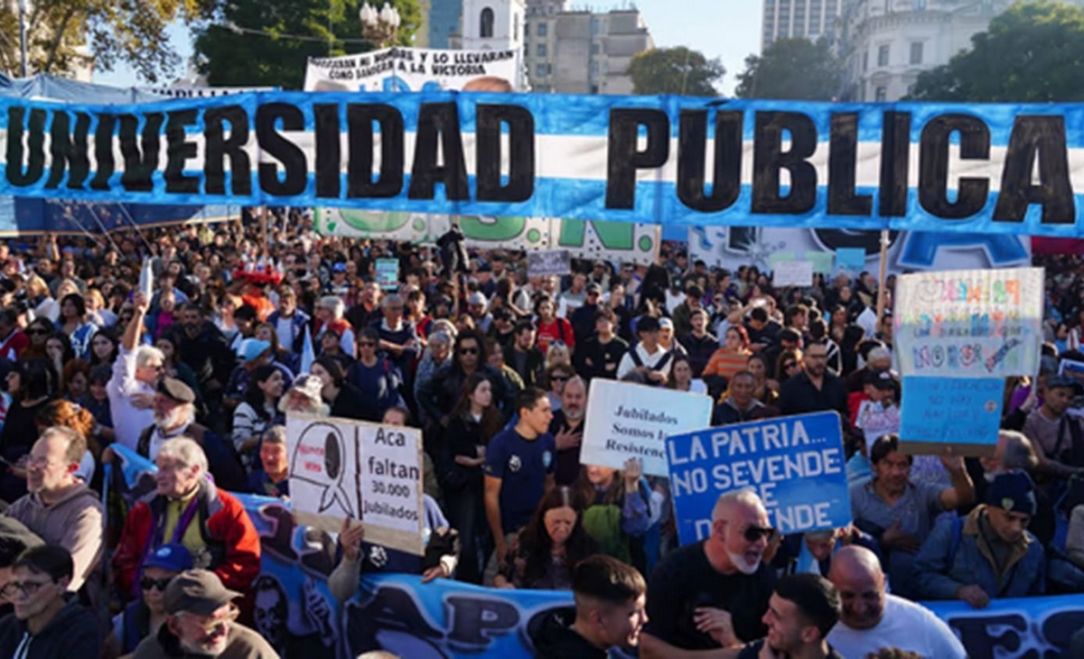 Universidades: denuncia penal y multas a Santilli