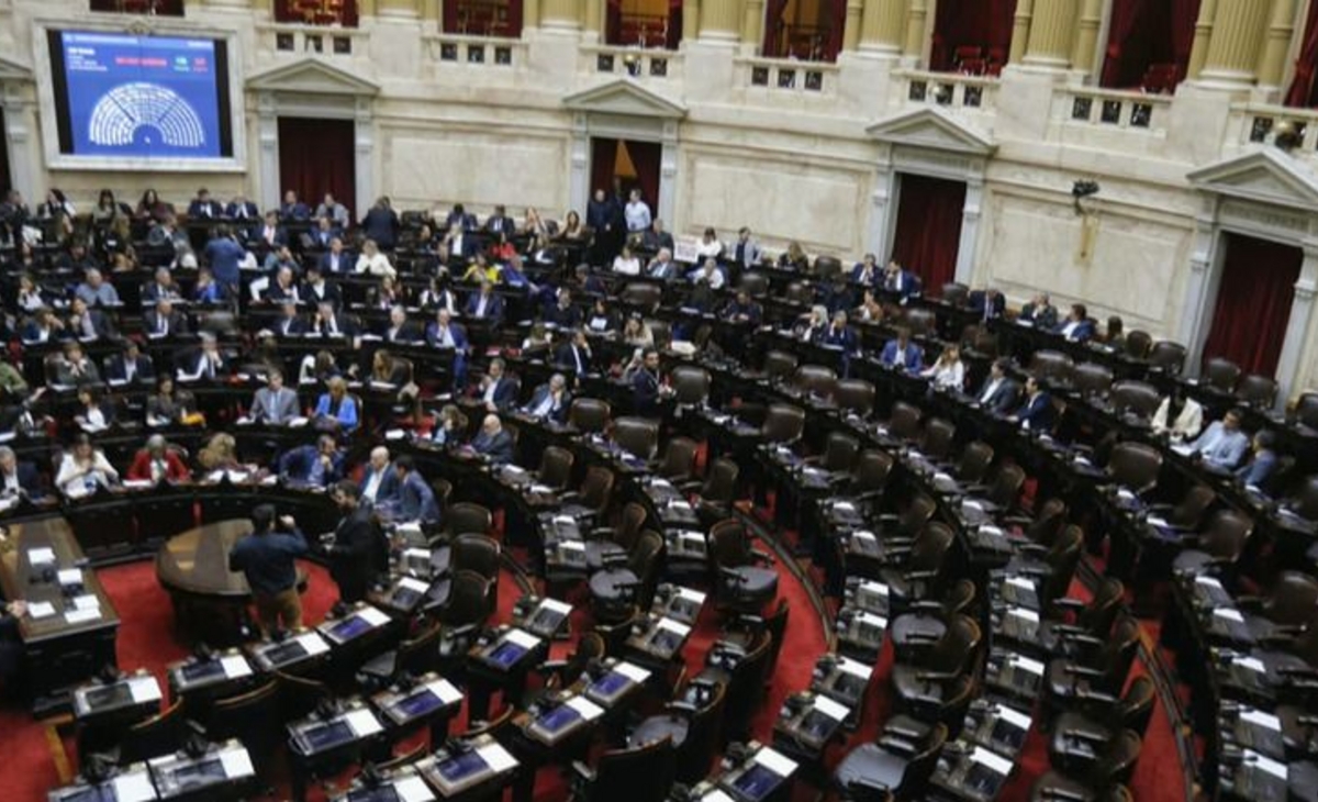 Quiénes son los diputados "dialoguistas“ que ayudaron al Gobierno a blindar el DNU 70