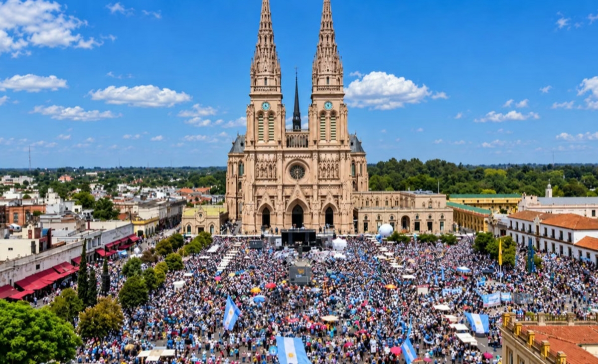 Por la llegada del Papa el 10 de noviembre será día no laborable