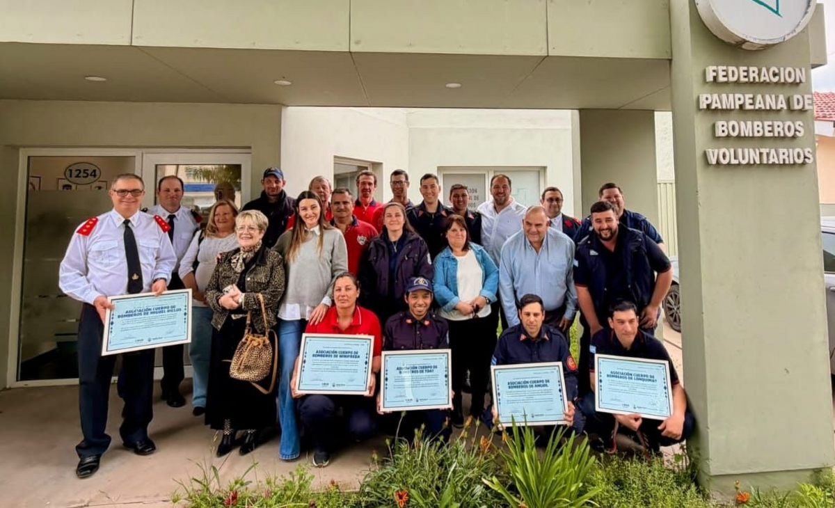 Di Nápoli reconoció a los bomberos voluntarios que trabajaron durante el temporal