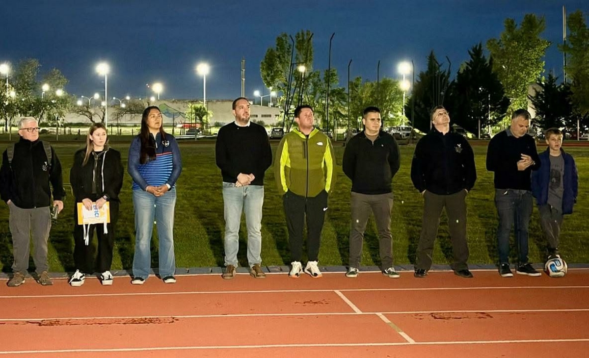 Di Nápoli destacó la renovación de la iluminación de la pista de atletismo