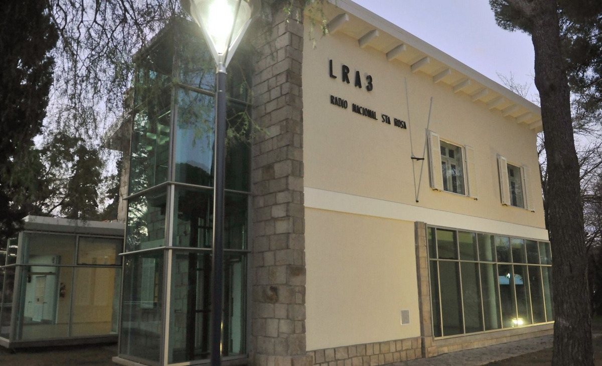 Denuncian censura y precarización en Radio Nacional