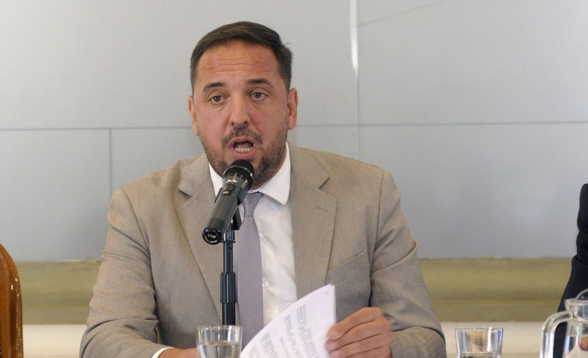 Di Nápoli cuestionó la decisión de Nación de congelar el subsidio del transporte