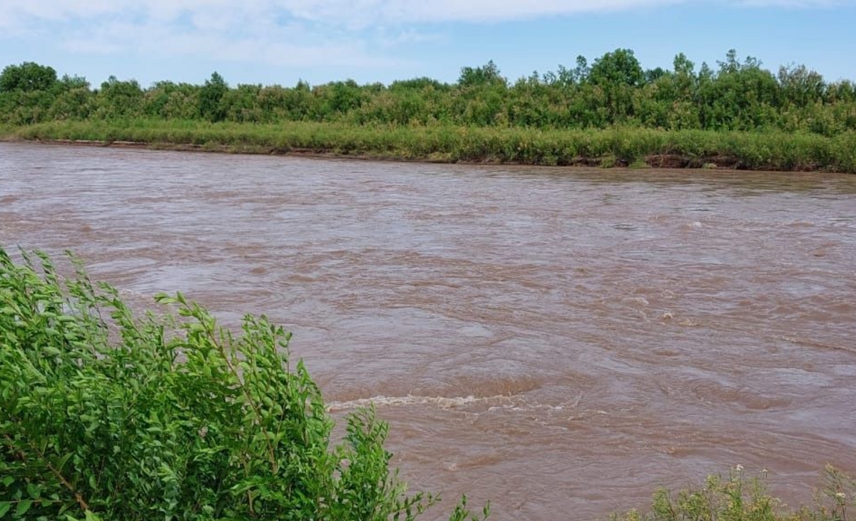 Alertan por el aumento del caudal del río Colorado